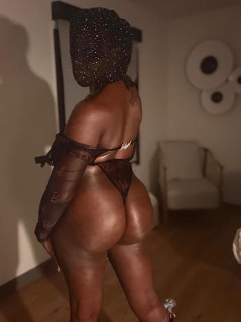 Lil Mo/Vee, 22  female escort, Albany