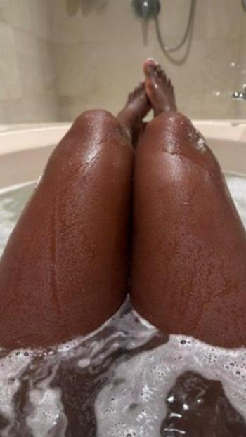 Lola, 21  female escort, Albany