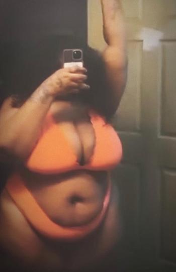 J, 26  female escort, Albany